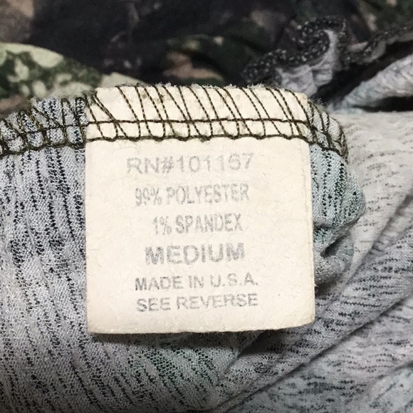 Cha Cha Vente Smocked Off-the-Shoulder Top-Medium - Picture 6 of 6